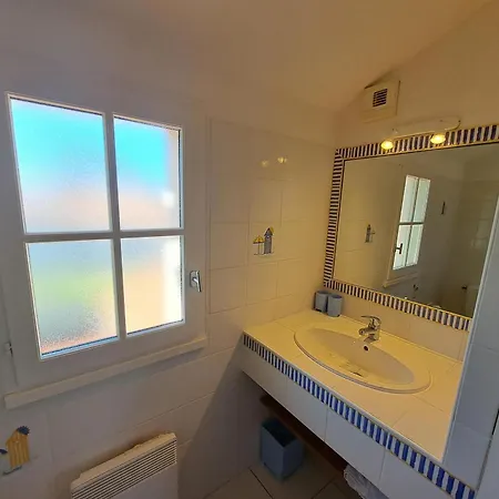 Dom wakacyjny Maison Charmante Pour 6 Personnes, Calme Avec Piscine Privee - Fr-1-323-578