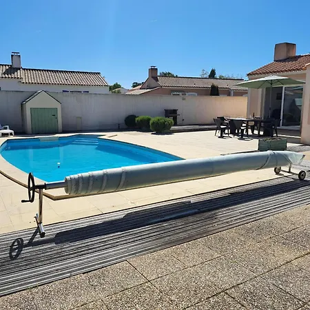 Dom wakacyjny Maison Charmante Pour 6 Personnes, Calme Avec Piscine Privee - Fr-1-323-578