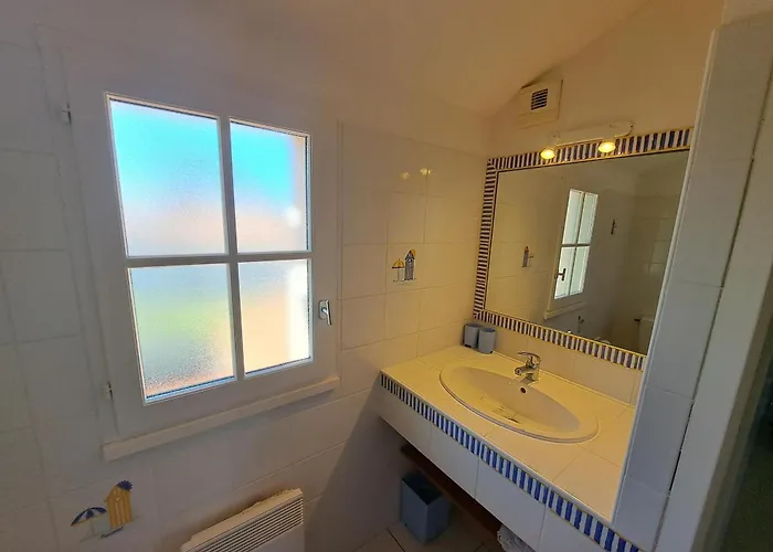 Дом отдыха Maison Charmante Pour 6 Personnes, Calme Avec Piscine Privee - Fr-1-323-578