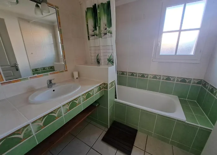 Дом отдыха Maison Charmante Pour 6 Personnes, Calme Avec Piscine Privee - Fr-1-323-578 Сен-Жан-де-Мон